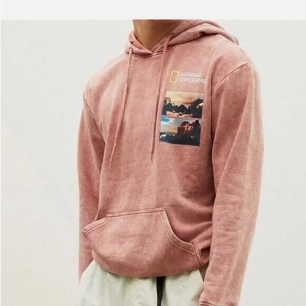 National Geographic Patagonia Chile hoodie. Size small. Unisex.
